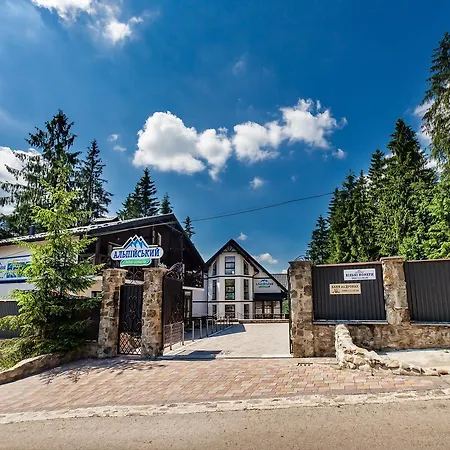 Han/Misafirhane Alpiyskiy Yablunytsia
